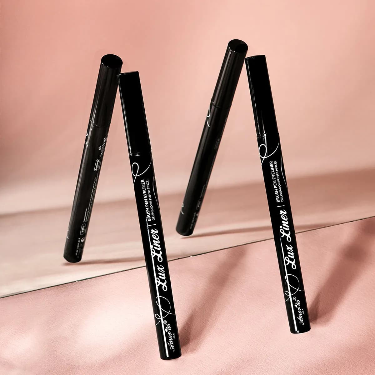 Lux Brush Tip Waterproof Eyeliner - foto 6